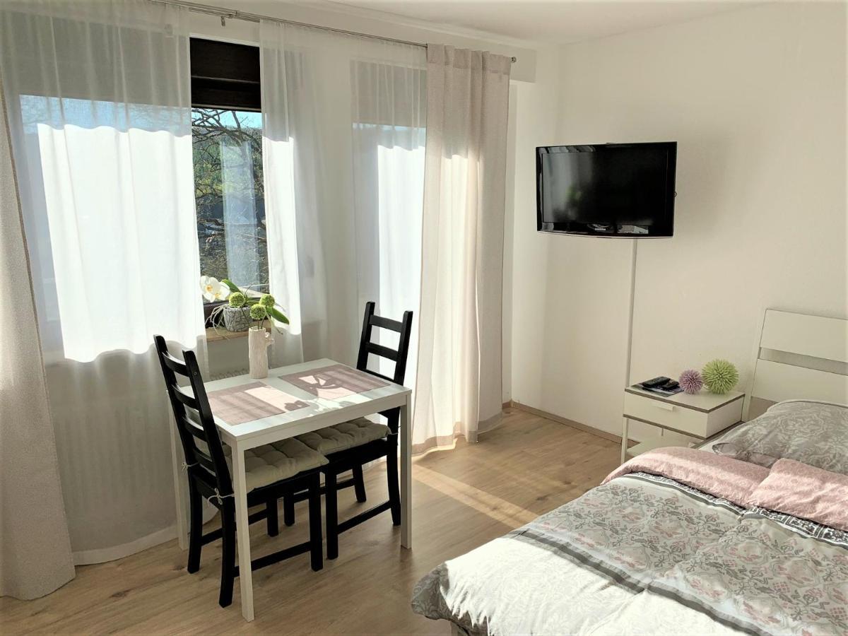 Top Modernes 1-Zimmer-Apartment Mit Kueche, Parkplatz, Kostenfreiem Wlan Und Netflix Bad Soden-Salmuenster Exterior photo